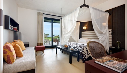 Family Room, 2 Bedrooms