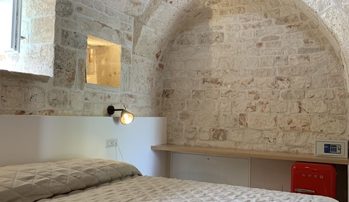 Comfort Room, 1 King Bed with Sofa bed, Courtyard View
