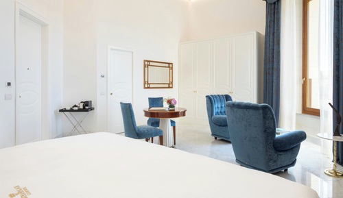Room, 1 King Bed, Partial Sea View