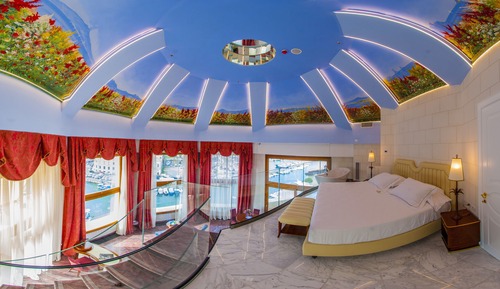 Suite, 1 King Bed, Sea View (Balcony, Tower)