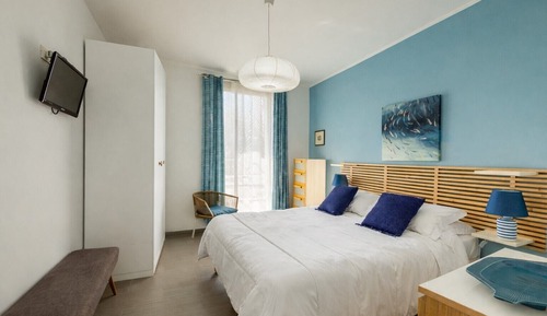 House (2 Bedrooms)