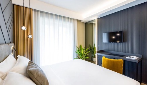 Deluxe Double Room 104
