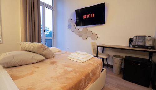 Deluxe Room, Balcony, Chromotherapy and Cervical hydromassage