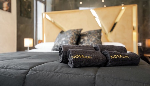 Deluxe Suite, Balcony, City View