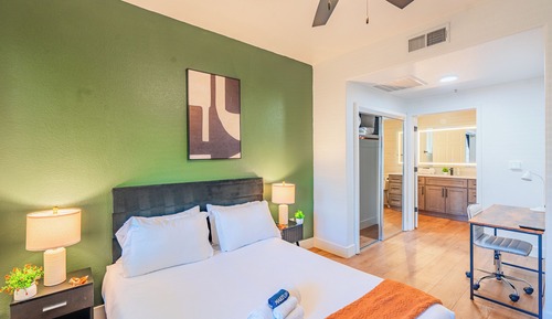 Deluxe Apartment, 1 Queen Bed with Sofa bed, Non Smoking, Balcony