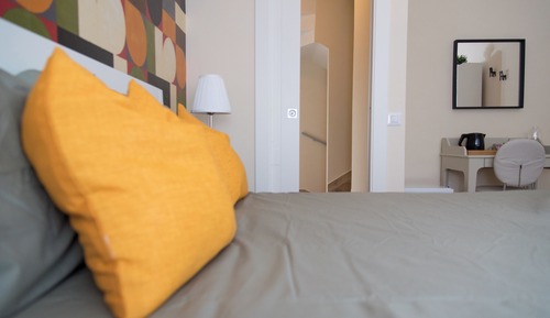 Economy Single Room, 1 Large Twin Bed, Shared Bathroom, Courtyard View
