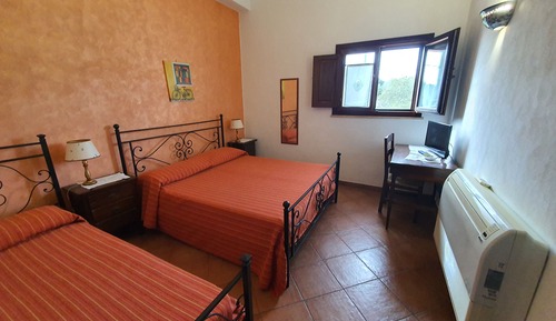 Classic Triple Room, Garden View