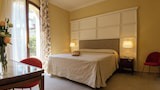 Superior Room, Garden View