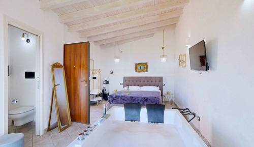 Luxury Room, Hot Tub, Partial Sea View