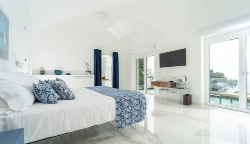 Luxury Suite, 1 King Bed, Terrace, Sea View