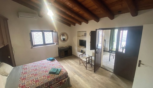 Signature Apartment, Pool Access, Mountain View