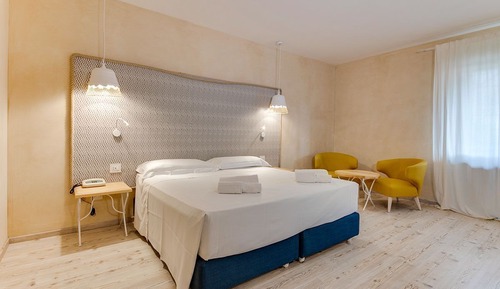 Classic Room (2 Adults)