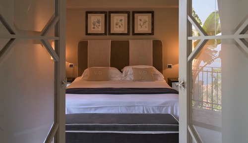 Design Suite, Sea View