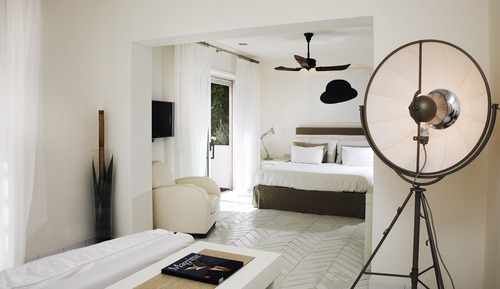 Suite (Private Pool and Garden)