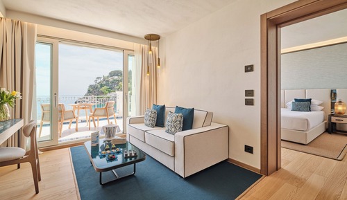 Suite, Sea View