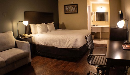 Suite, 1 King Bed, Non Smoking