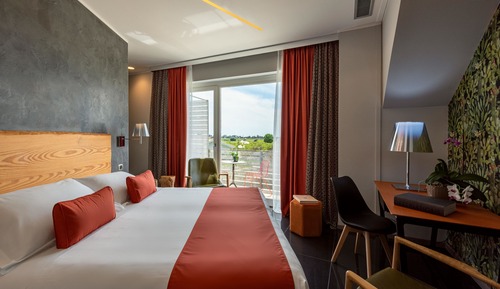 Junior Suite, Pool View