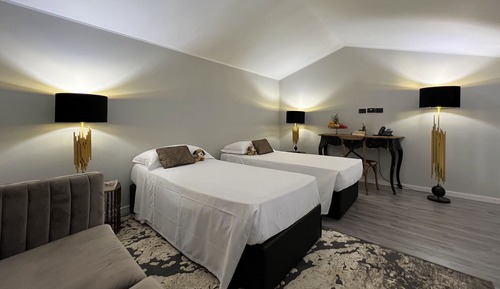 Luxury Suite, Hot Tub, Annex Building