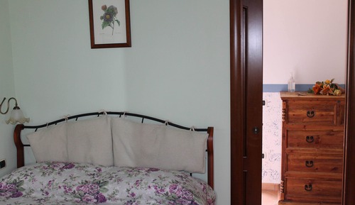 Basic Double Room, 1 Double Bed, Mountain View (Positano)