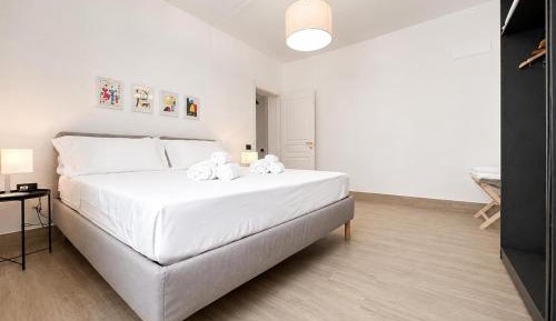 Classic One-Bedroom Apartment with King Bed