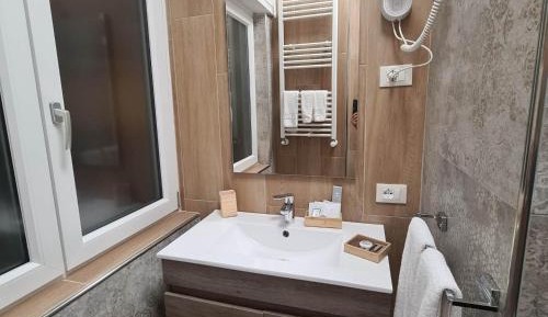 Single Room with Private Bathroom