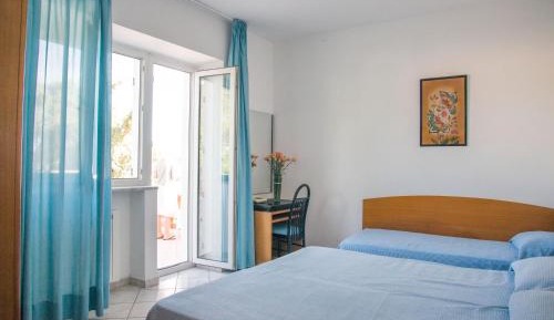 Economy Triple Room