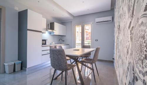 Two-Bedroom Deluxe Apartment with Balcony