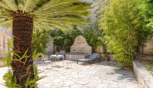Villa with Garden View