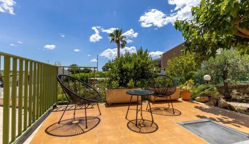 Villa with Garden View