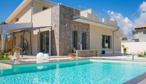 Two-Bedroom Deluxe Apartment with Ocean View