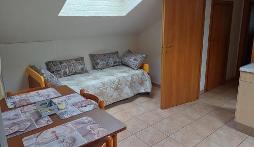 Deluxe Room (2 Adults + 1 Child)