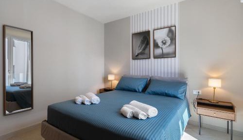 Superior One-Bedroom Apartment with Balcony