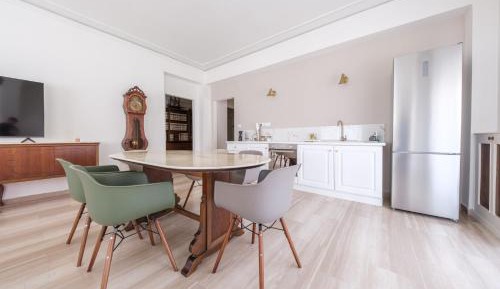Three-Bedroom Premium Apartment with Balcony