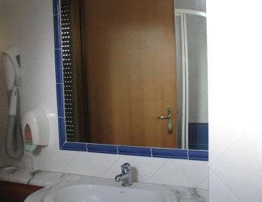 Economy Twin Room