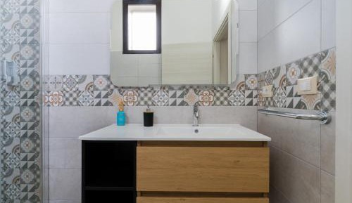 Deluxe Double Room with Shower