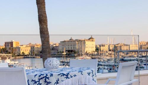 Deluxe Suite with Sea View
