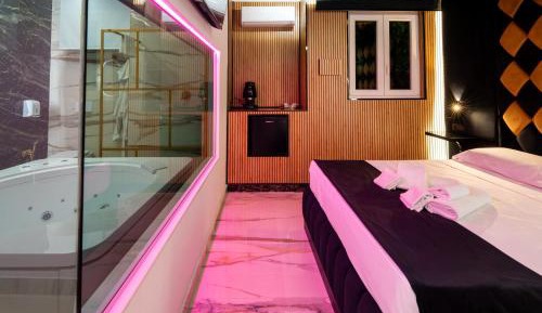 King Room with Spa Bath
