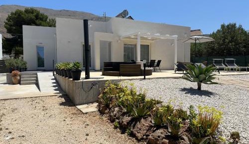 Villa with Garden View