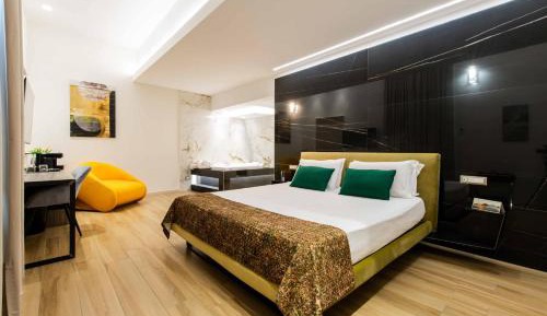 King Suite with Spa Bath