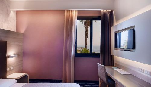 Double or Twin Room with Pool View