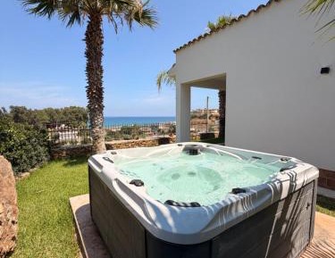 Villa - Beach Front