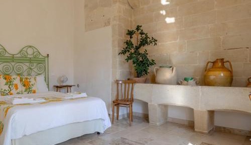 King Room with Roll-In Shower - Disability Access