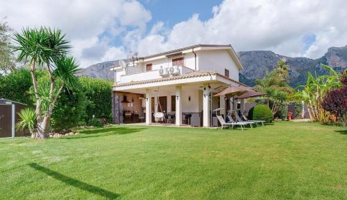 Villa with Sea View