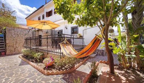 Villa with Garden View