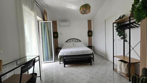 Double Room with Balcony and Sea View