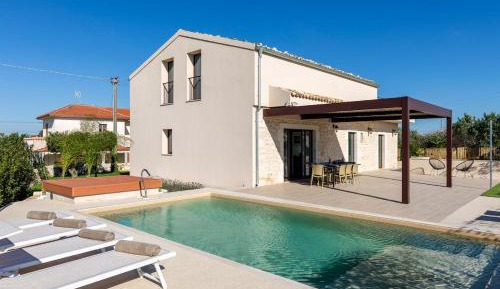 Superior Villa