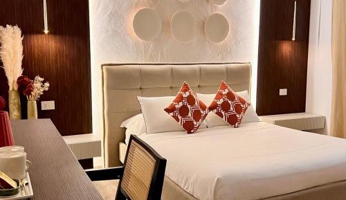 Queen Room with Spa Bath