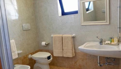 Deluxe One-Bedroom Apartment with Garden View