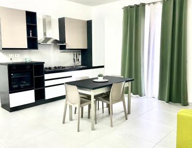 Deluxe One-Bedroom Apartment