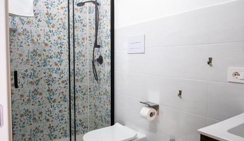 Studio Apartment with One Double Bed